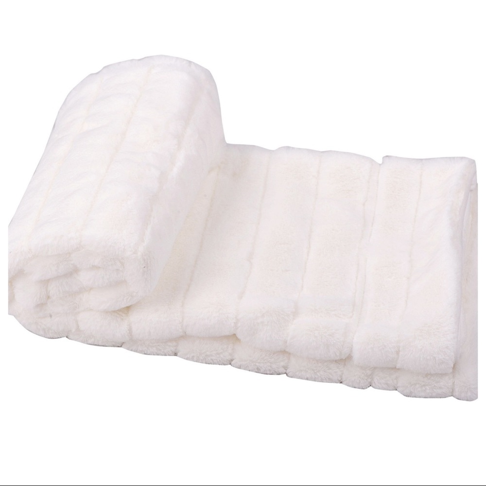 Sherpa Micro Mink Reversible Throw Blanket - Picture 4 of 4